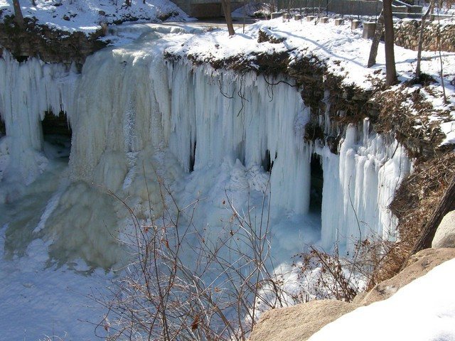 Minnehaha Falls (~55 ft)