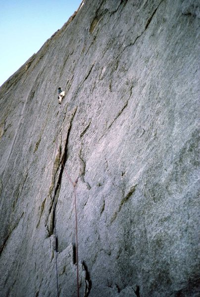 Dan Brockway, pitch 1, Seven Arrows. This photo is in the new Climb! but Dan's name was missed out. Circa 1988.