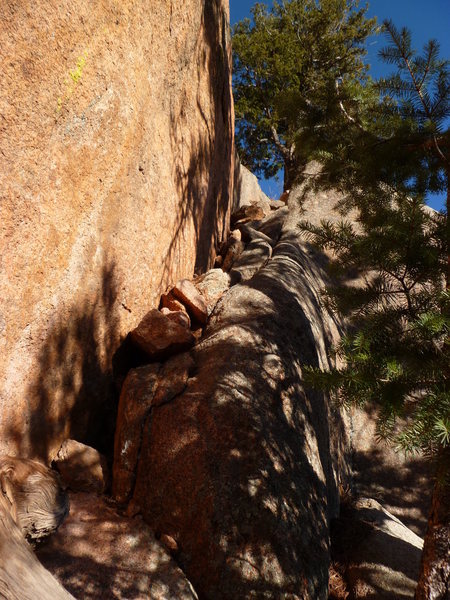 The start of the 4th class approach ramp near "Arch Nemesis".