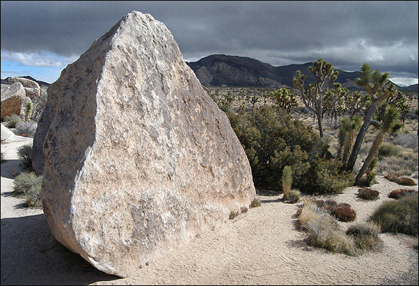 The Wedge Boulder, Joshua Tree.<br>
Photo by Blitzo.