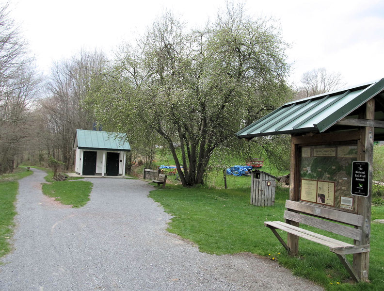 A nice stop at Green Cove with benches and a rest room (in the summer they sale ice cream here from time to time:)