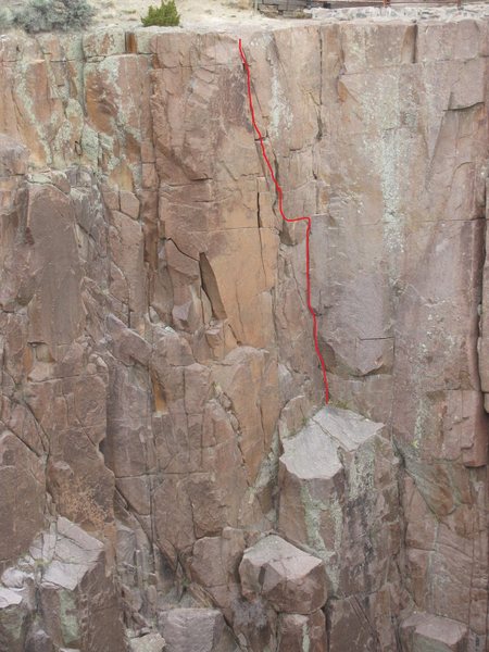 Most often climbed from the big ledge. Traverse to crack from corner is approximate.