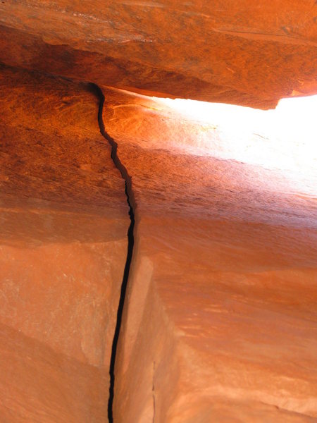 Finger splitter inside the chimney.