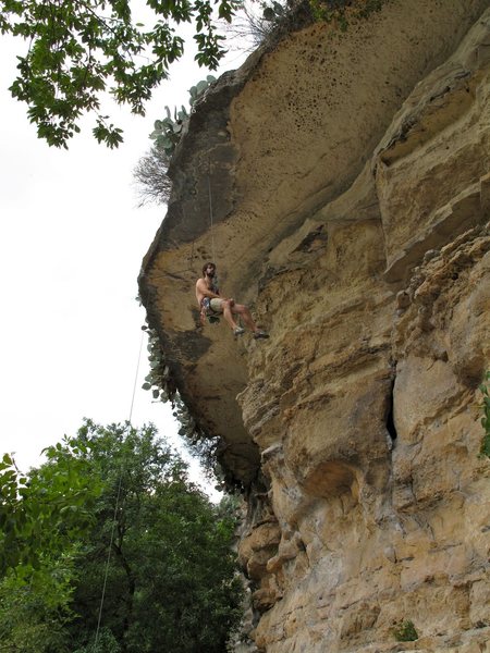 Anonymous climber lowers off in defeat... efficiency is the name of the game. Gotta fight the pump!