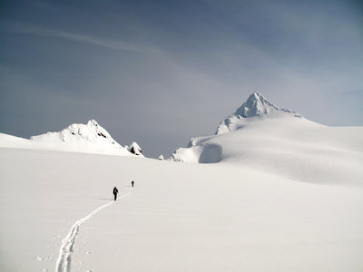 Ski ascent via Sulphide Glacier on May 13, 2011