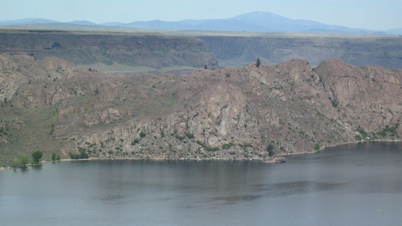 Post Modern wall is in the center of the picture with Orange wall off to the right. As seen from Steamboat Rock.