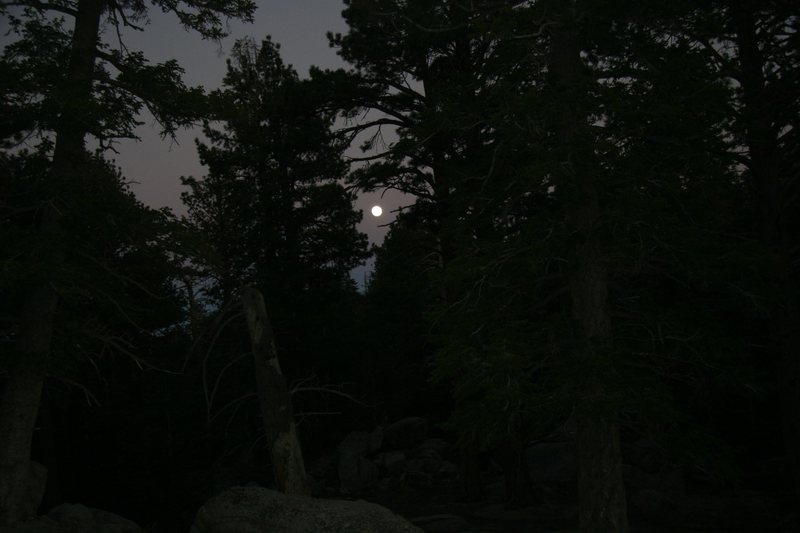 Moonrise from the trailside boulders.