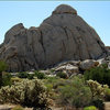 Another Mojave Preserve Crag.<br>
Photo by Blitzo.