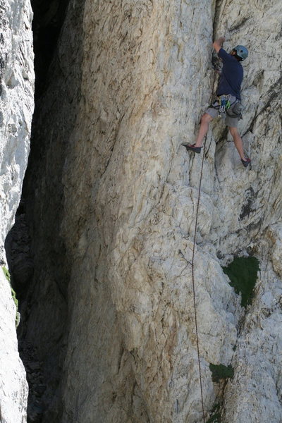 Joel Rushton cruising the arete