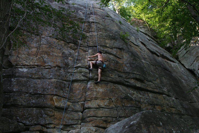 Nartreb topping Ken's Crack in 5 minutes.  To me, being new to outdoors climbing, this was very cool to watch!