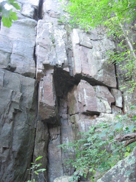 Crack on left side of pic. Lay it back with your back facing right.<br>
<br>
Stemming the cave and straight up is route #12 in Sven's book and 5.8