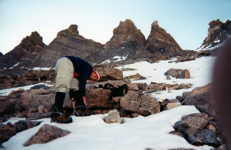 Cramponing up for the ascent of the Trough, Long's Pk. 