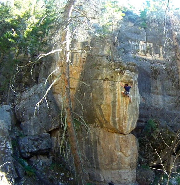 Alex Herbert just below the anchors on Les Rocks!