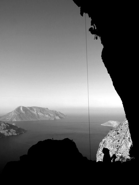 C'mon, Fi, grabbit. You know you wannit. <br>
<br>
Fiona Coupland reaches for glory, reaches for "the member" on "Nymfi," Galatiani.<br>
<br>
Meanwhile our Top Rope Hero comes unglued at the thought of ANOTHER Pulitzer squandered because some knob on the next climb over forgot to pull his rope.