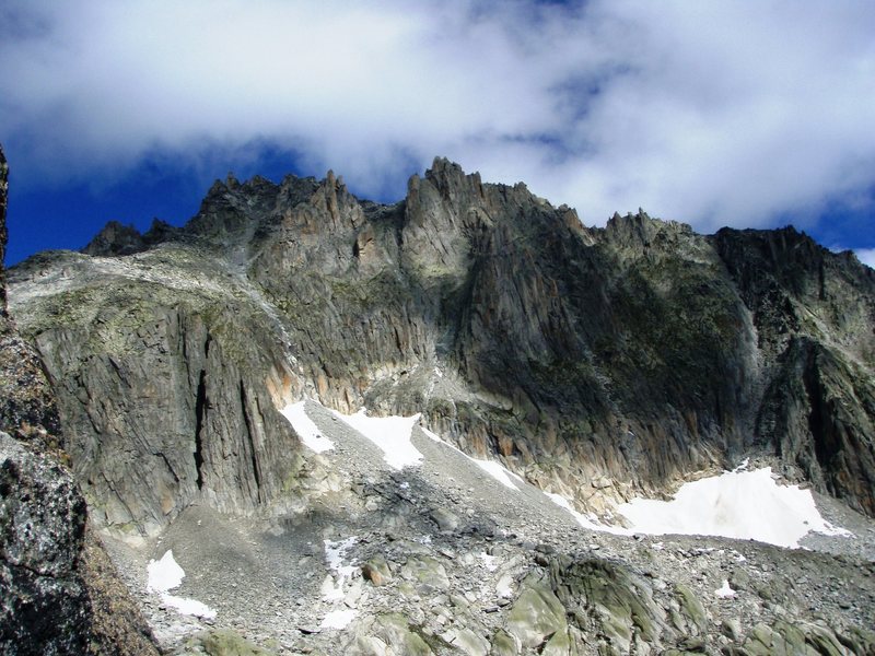 The Lochberg - Via Amici begins from the exposed tongue of rock at the left end of the large snowfield in the lower right corner of the picture