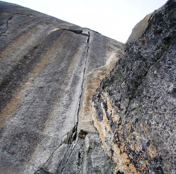 The "super fissure" and signature of the route - pitches six and seven of Conquest.