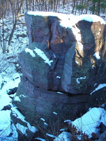 Mystery rocks.... a mystery as to where they are.  Some OK climbing to be had here.