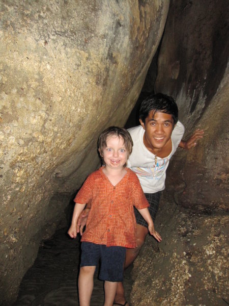 Bako is full of nooks and crannies to explore. Numerous boulders and caves create an interesting climbing landscape.