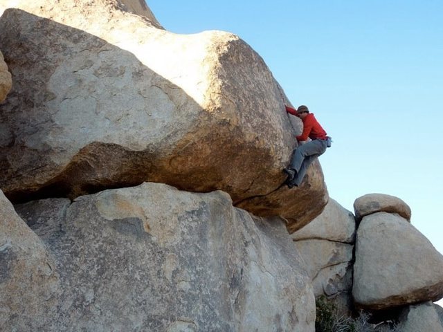 Richard Shore highballin' on the Trashman Roof 5.9/V0