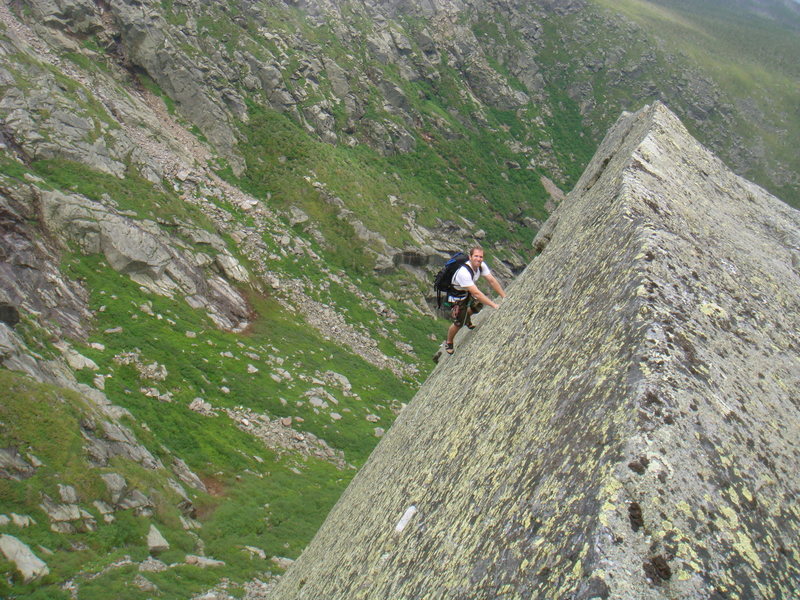 J. Stewart on Pinnacle Buttress' "Fairyland Traverse."