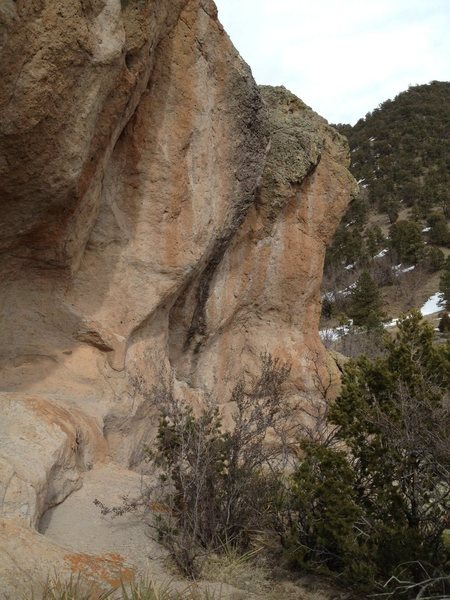 The Grijavla Route climbs the grey streak.