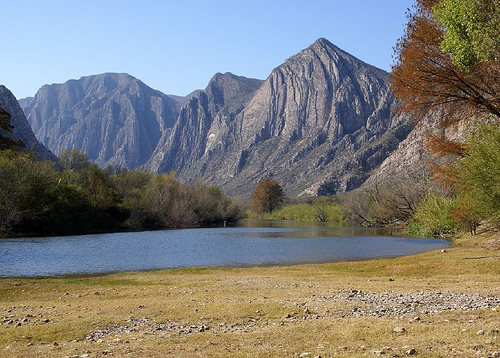 View of the entrance to El Cañón de Fernández from outside Graceros