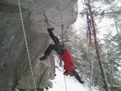 The only thing that's more fun than aid climbing is cleaning an aid line after belaying for 1.5h. <br>
Cory Hall cleaning the True Great Roof A2+ 