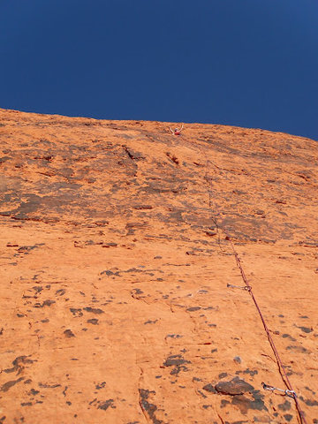 A good overview of how the route looks from the belayer perspective.