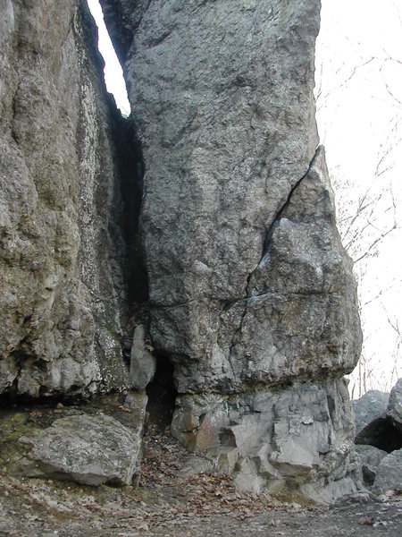 Start of South End, on FK Face, showing the giant crack leaning to the right.