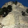 Rappelling down from Fessura Oliva at the Settore Centrale of Monte Sordo.