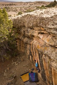 A beautifully striped face in the Late Bloomer Area (Nine Mile Hill bouldering).