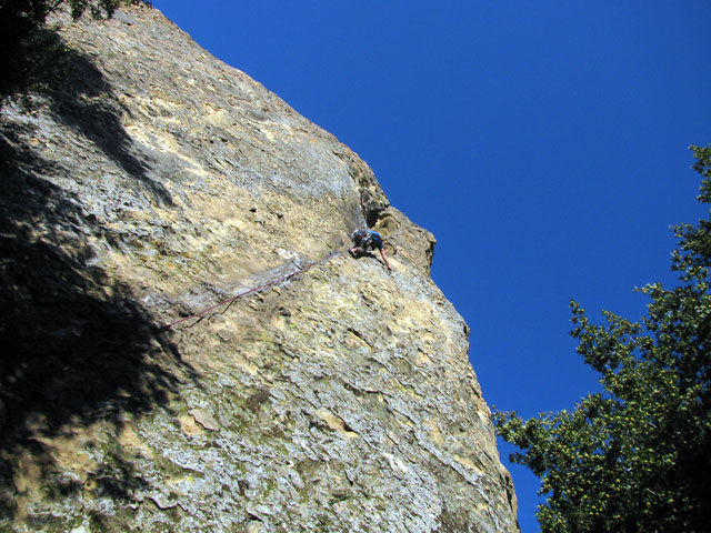 View up the 1st pitch of the pillar... straight up the water streak