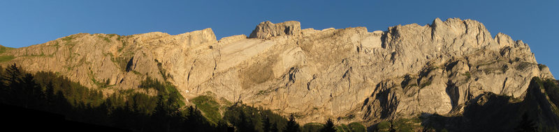 A panoramic view of Le Mirror d'Argentine.  