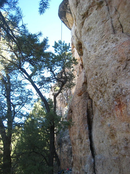 The starts to What's Biting Me? (R) and Solitude (L).  The rope is  hanging from the anchors of Solitude.