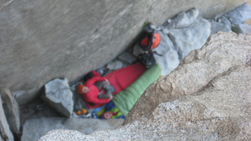 Jesse and Jeremy enjoying their rest day while freeing Freerider.  Chill'n in the alcove.