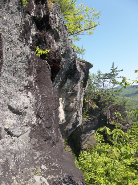 Side glance of the buttress from the Wünderkind belay ledge.  Notice the left edge of the Giant Man roof behind it.  