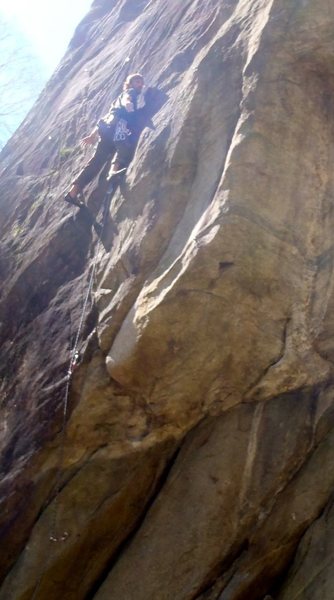 Gianni finds a no hands rest on nameless 7a