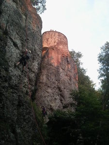 The part of the ruins visible from the climbing. There are routes which climb up to it even!