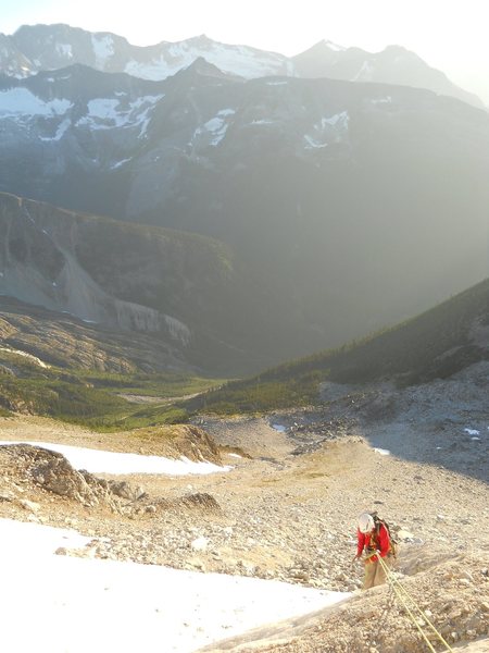 SIR DONALD, LAST RAPPEL<br>
Aug 16, 2012<br>
Nana and I did 16 raps with a single 68m rope.  