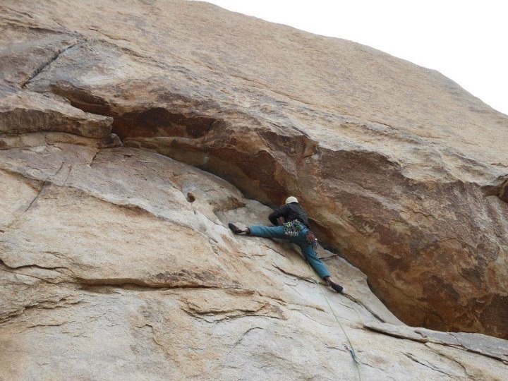 Eric Coffman leading "sidewinder" 5.10b joshua tree