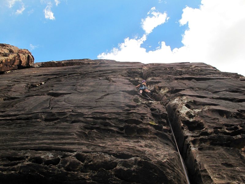 Having a blast on Fold-Out. Mellow climbing, easily protectable. Made me smile. : )