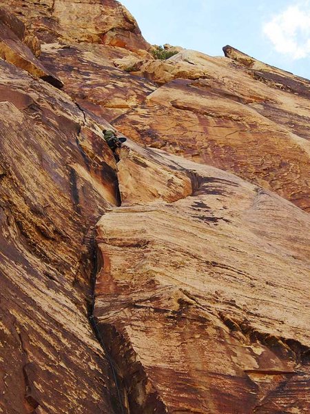 Riding the sandstone wave on Wishbone.<br>
<br>
Photo: Larry DeAngelo