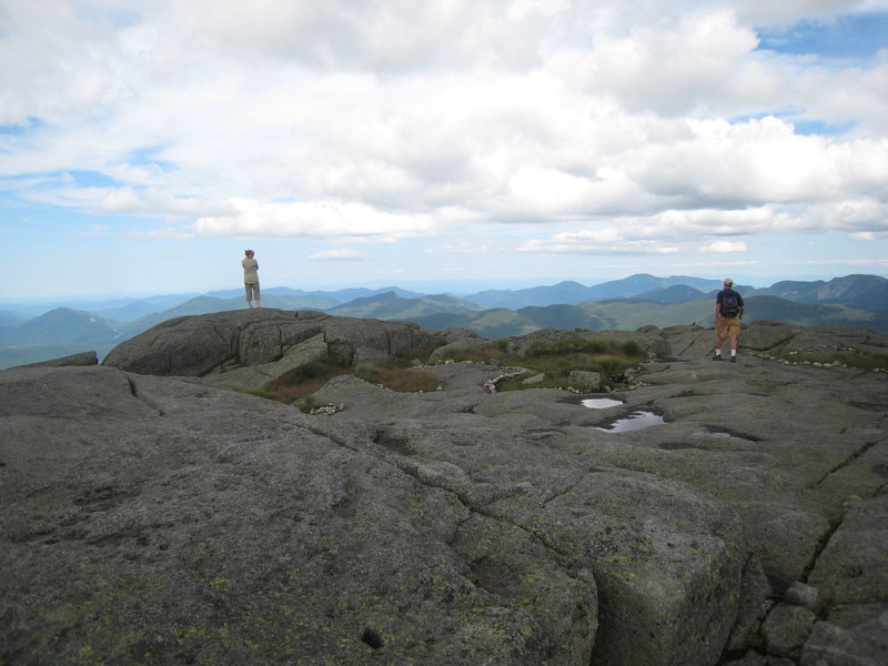 Algonquin Summit, Giant at right side