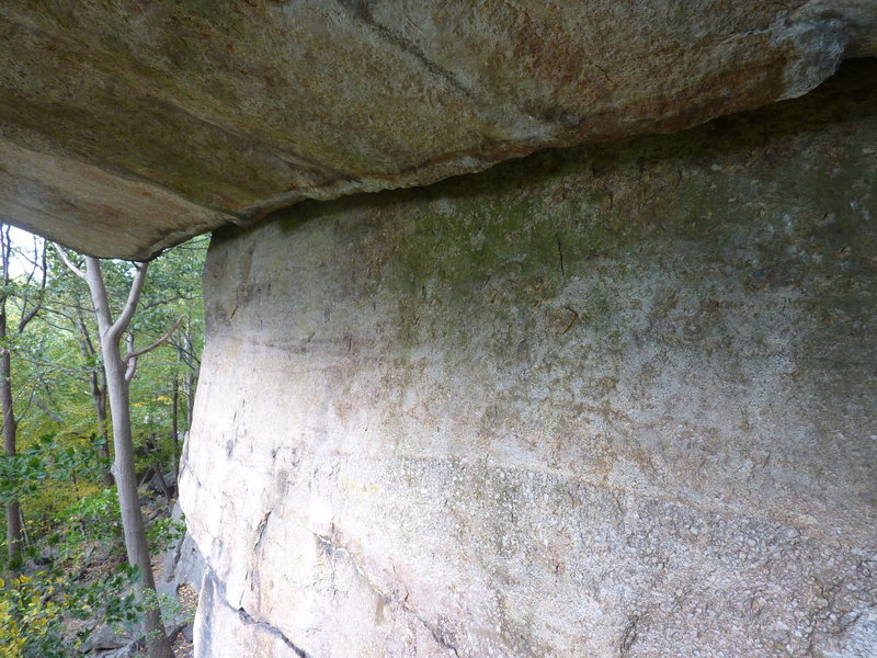 Traverse under the roof