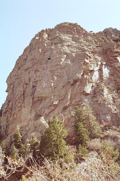 A question about the route Poontang, regarding the protection on pitch 2:<br>
<br>
I'm guessing the bolts marked here are for the end of P2 of Poontang after the last traverse to the left.  Poontang is 5.10, grade III in Hill's guide.  These bolts are about 30 feet right of the bolts at the back of a huge ledge (end of pitch 2 for both Water Stains & Cave Route).<br>
<br>
For Poontang, Hill's guide states "<em>Several small pitons might be reassuring on the second pitch.</em>"  Anyone know whether that is still the case?