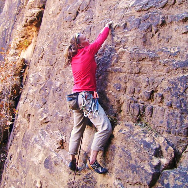 Undeterred by the approach and dirty holds, Pam onsights Rave Mode.