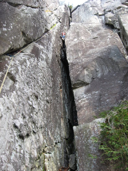 Jake Hadden just getting into the chimney near the chockstone...