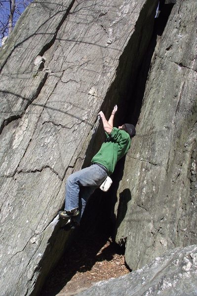 Little Dave showing lesser mortals how to work the buckets of blood problem overhang style by stayin' off the arete.  Photo: Dave Rockwell.