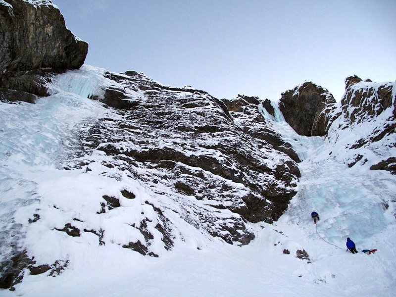 M heading up. Left hand of picture is the easy Namenlos (WI3)