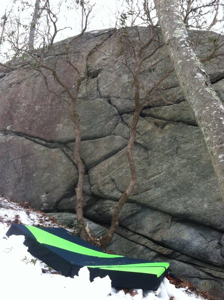 A better look at the zig zagging vertical crack.